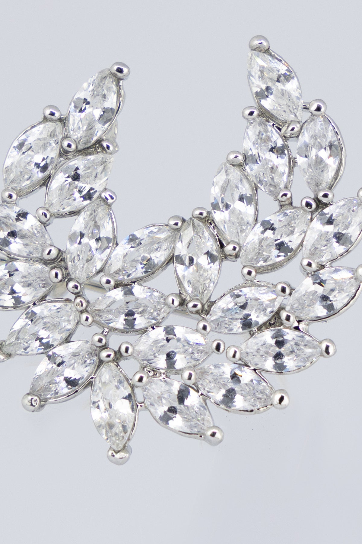 Silver Işıltılı Kristal Çelenk Broş  Mısırlı