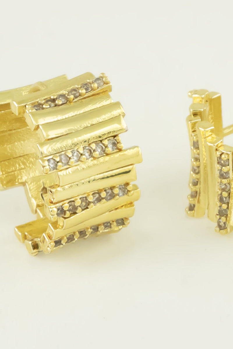 Gold Taş Detaylı Asimetrik Halka Küpe  Mısırlı