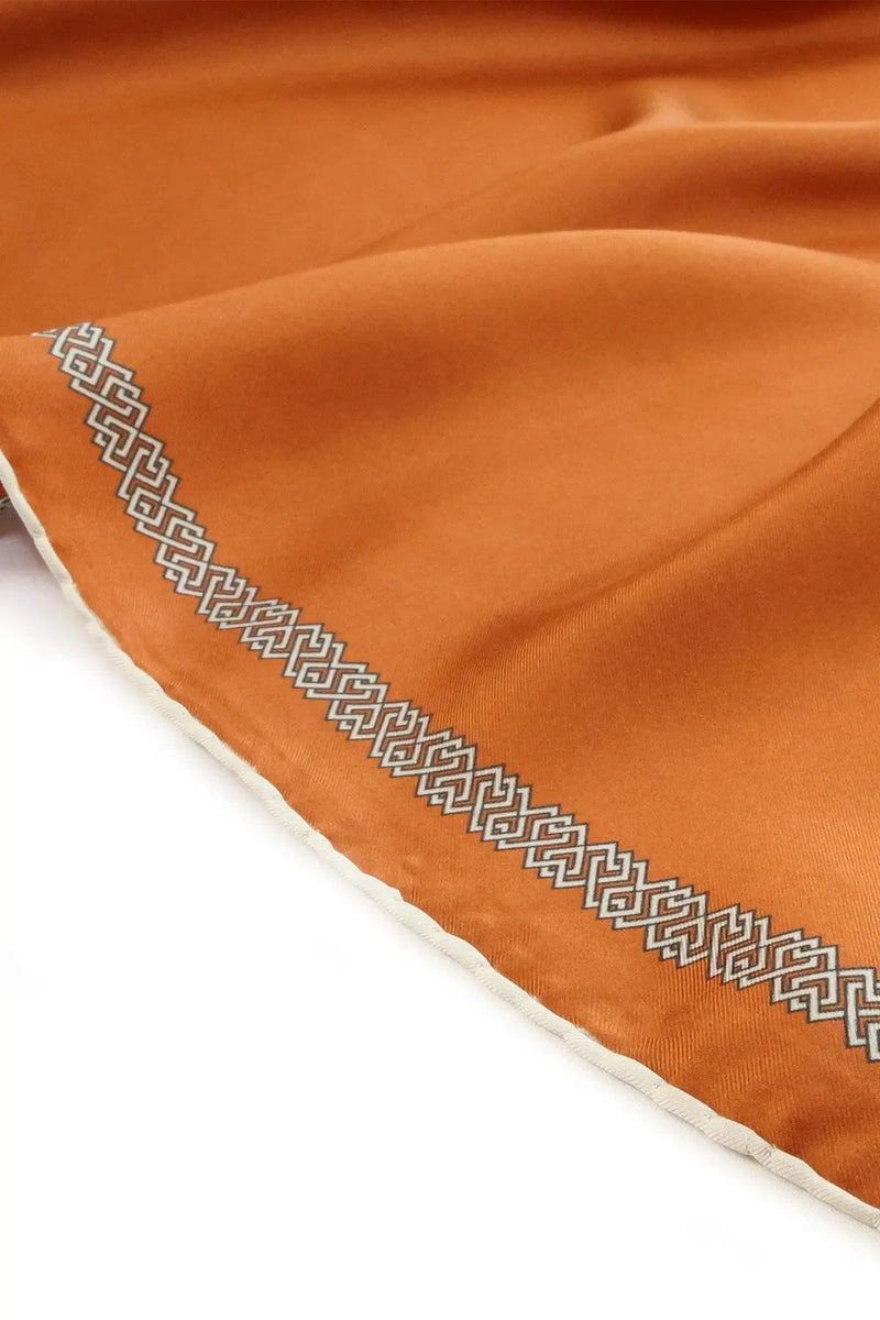 Kiremit Kenarı Geometrik Desenli İpek Eşarp