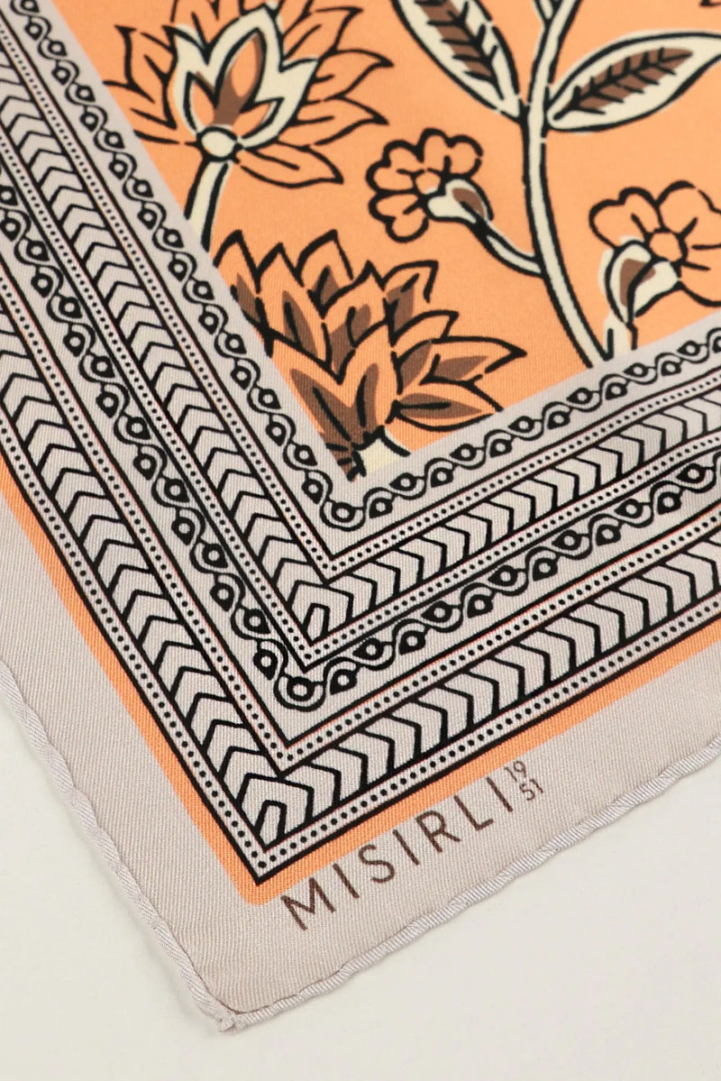 Şeftali Retro Floral Desenli İpek Eşarp  Mısırlı 1951