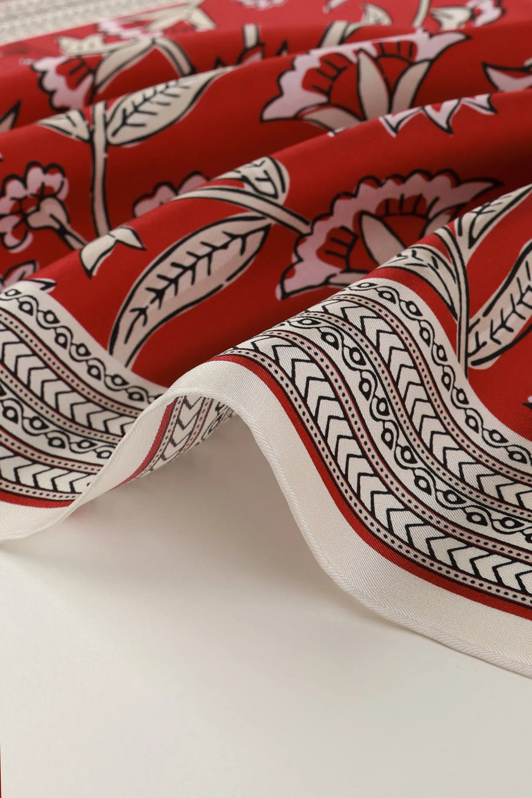 Bordo Retro Floral Desenli İpek Eşarp  Mısırlı 1951