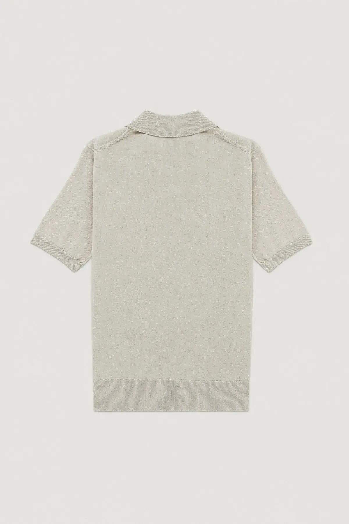 Açık Gri Polo Yaka Çiçek Düğmeli Kadın T-Shirt  Mısırlı