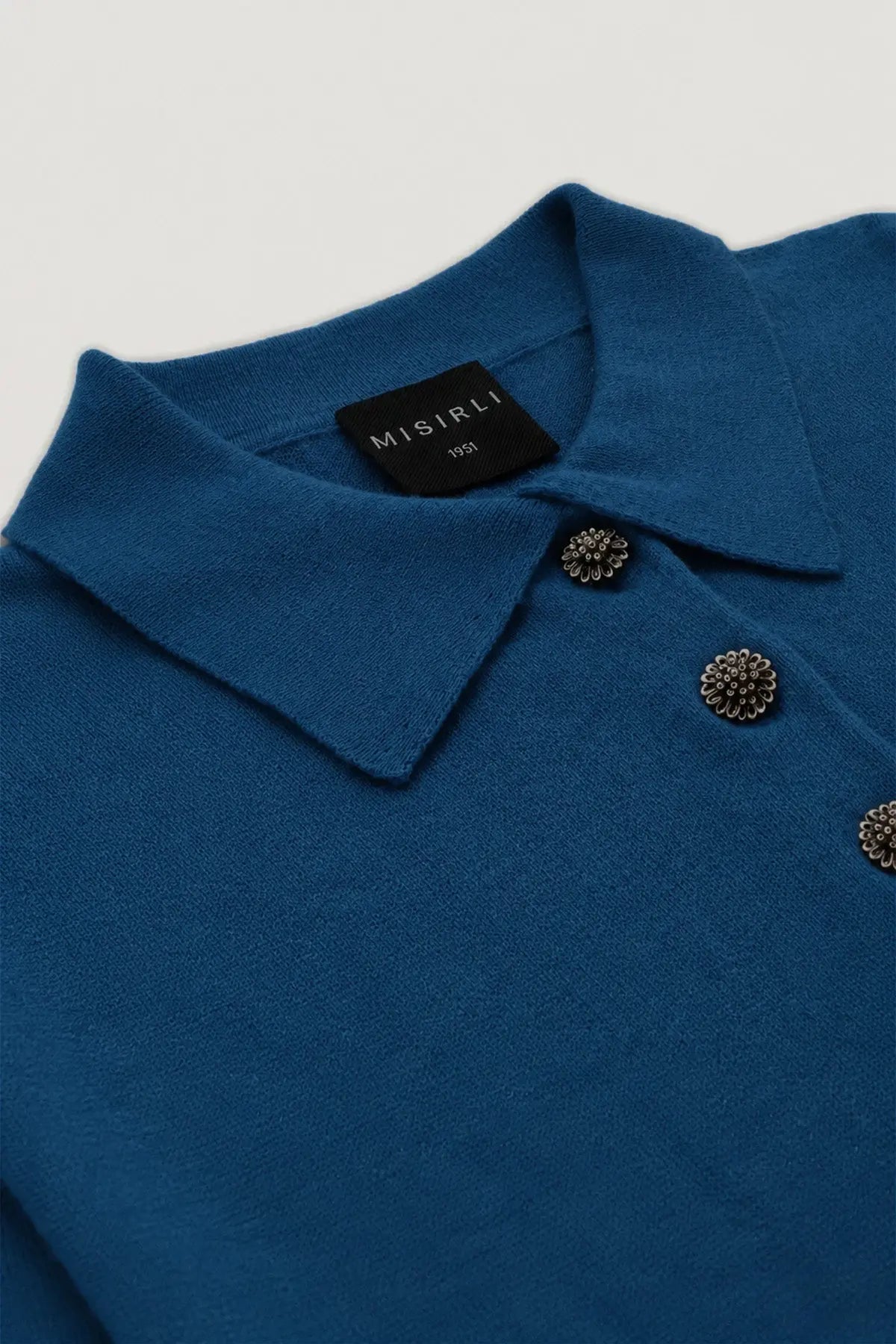 Lacivert Polo Yaka Çiçek Düğmeli Kadın T-Shirt  Mısırlı