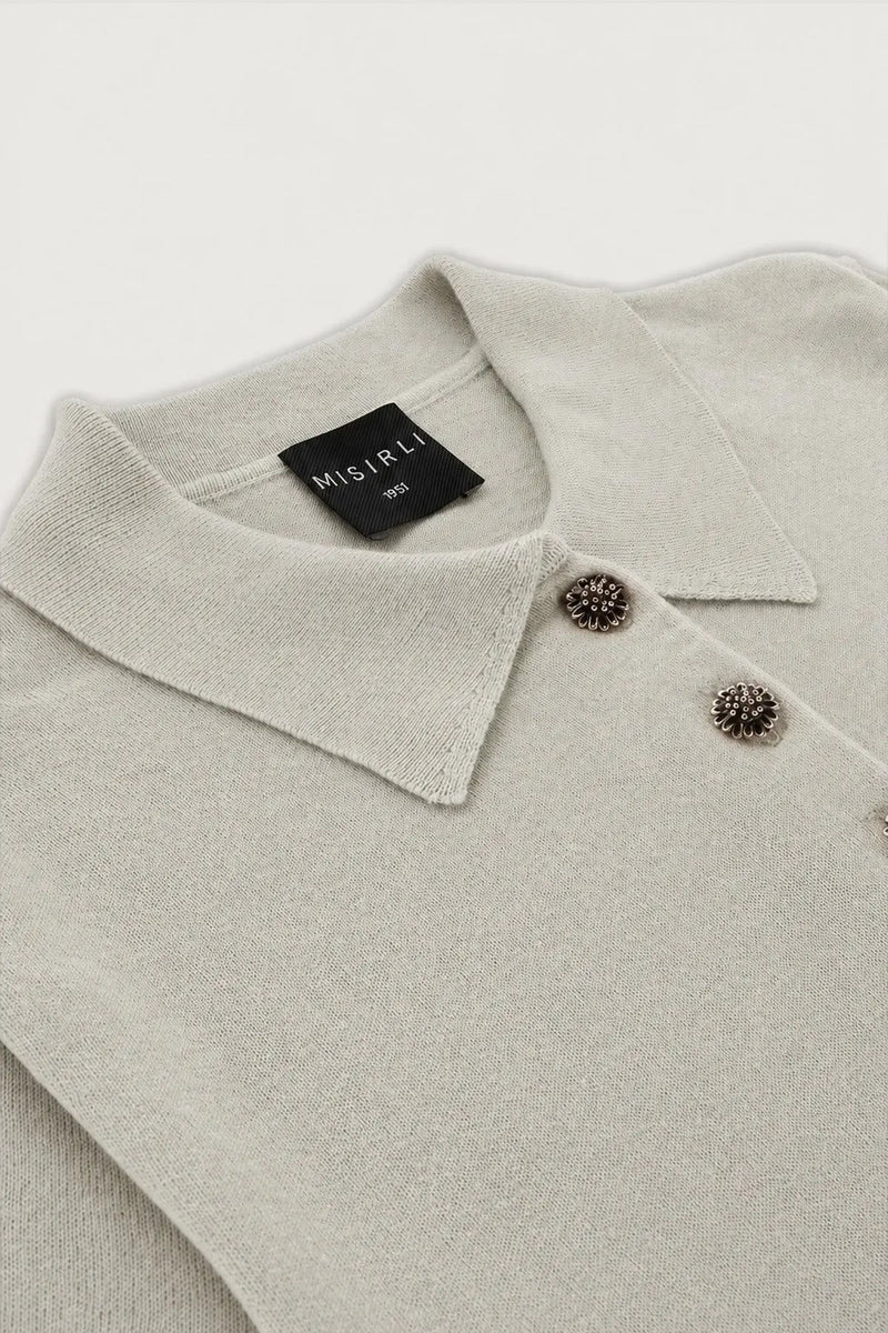 Açık Gri Polo Yaka Çiçek Düğmeli Kadın T-Shirt