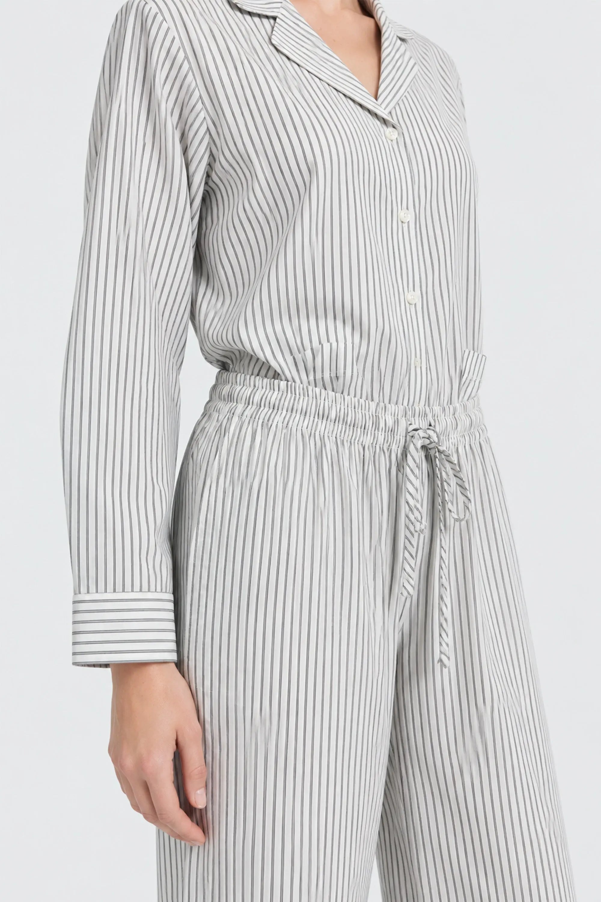 Beyaz Siyah Çizgili Bağcıklı Kadın Pijama Altı  Mısırlı