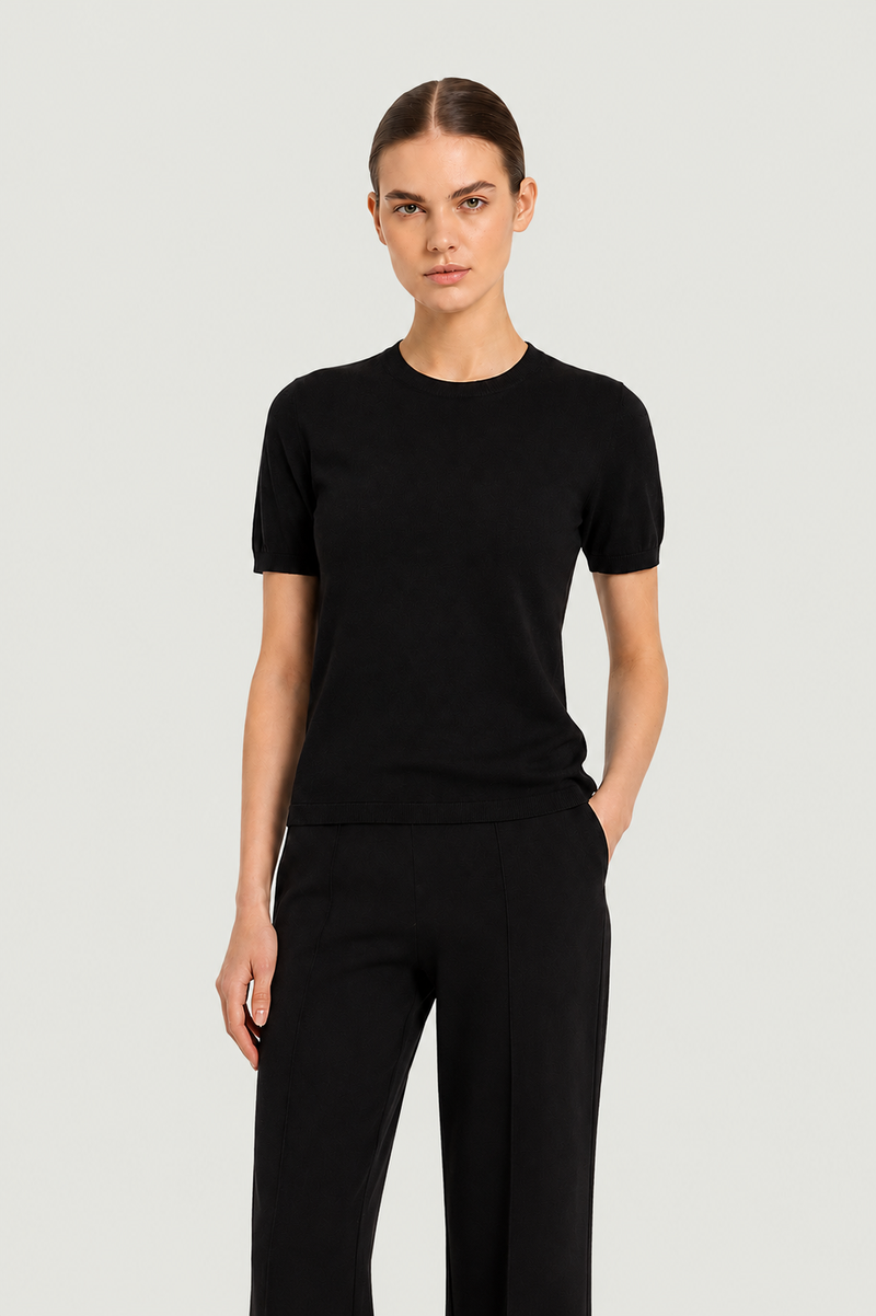 Siyah Kısa Kollu Triko Kadın T-Shirt  Mısırlı