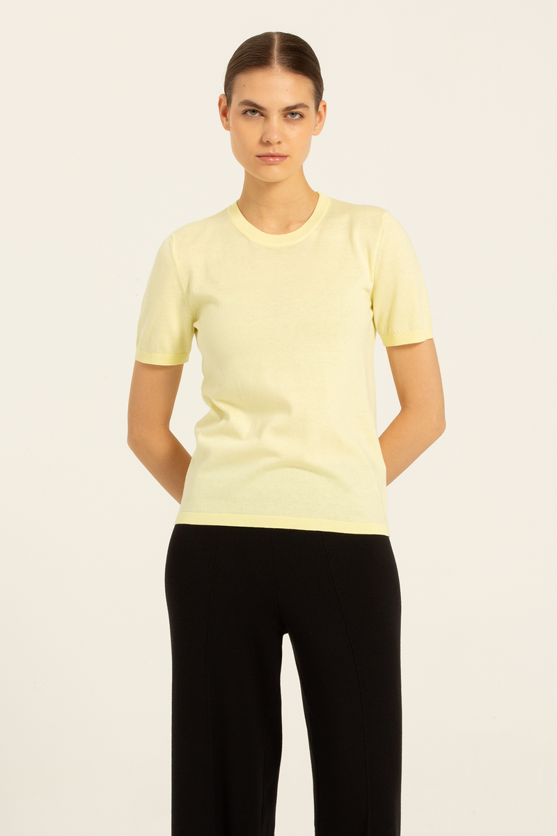 Açık Sarı Kısa Kollu Triko Kadın T-Shirt  Mısırlı