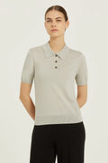 Açık Gri Polo Yaka Çiçek Düğmeli Kadın T-Shirt