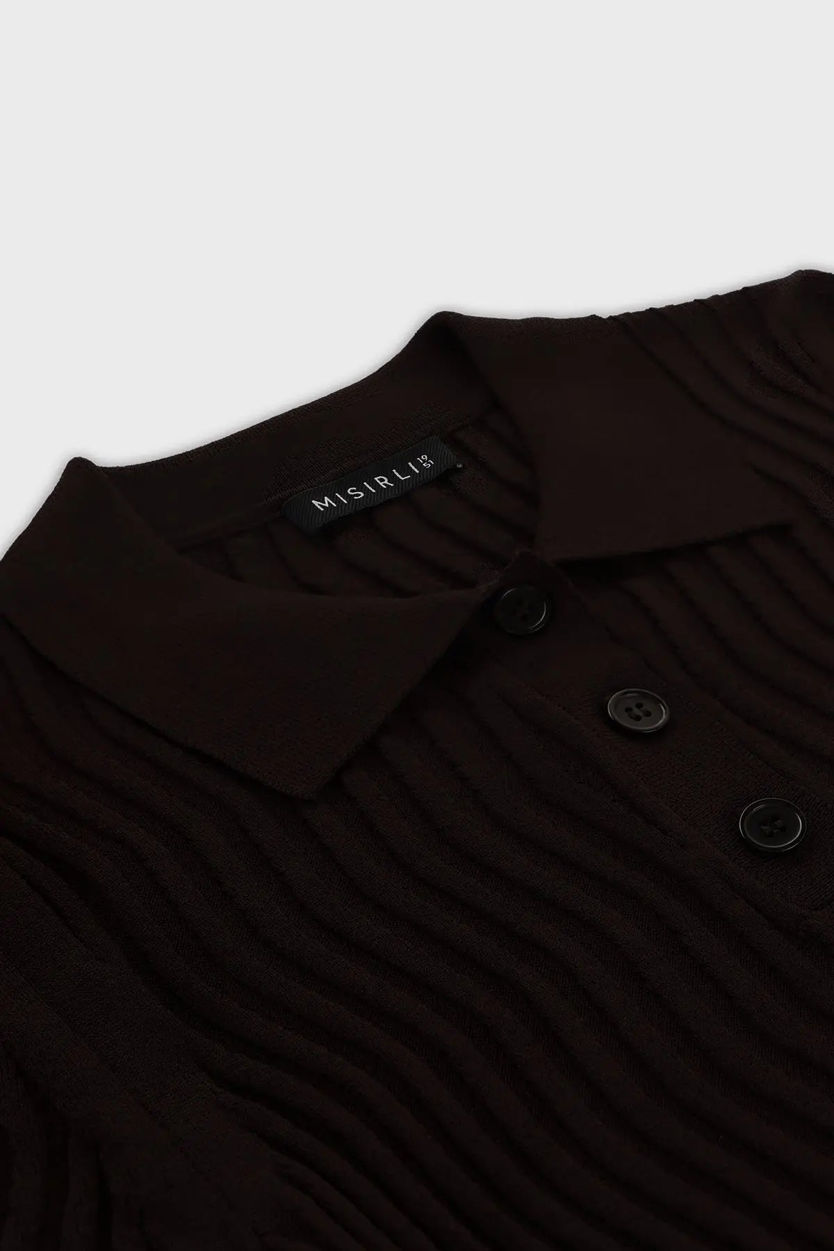 Acı Kahve Polo Yaka Dalga Desenli Kadın T-Shirt  Mısırlı