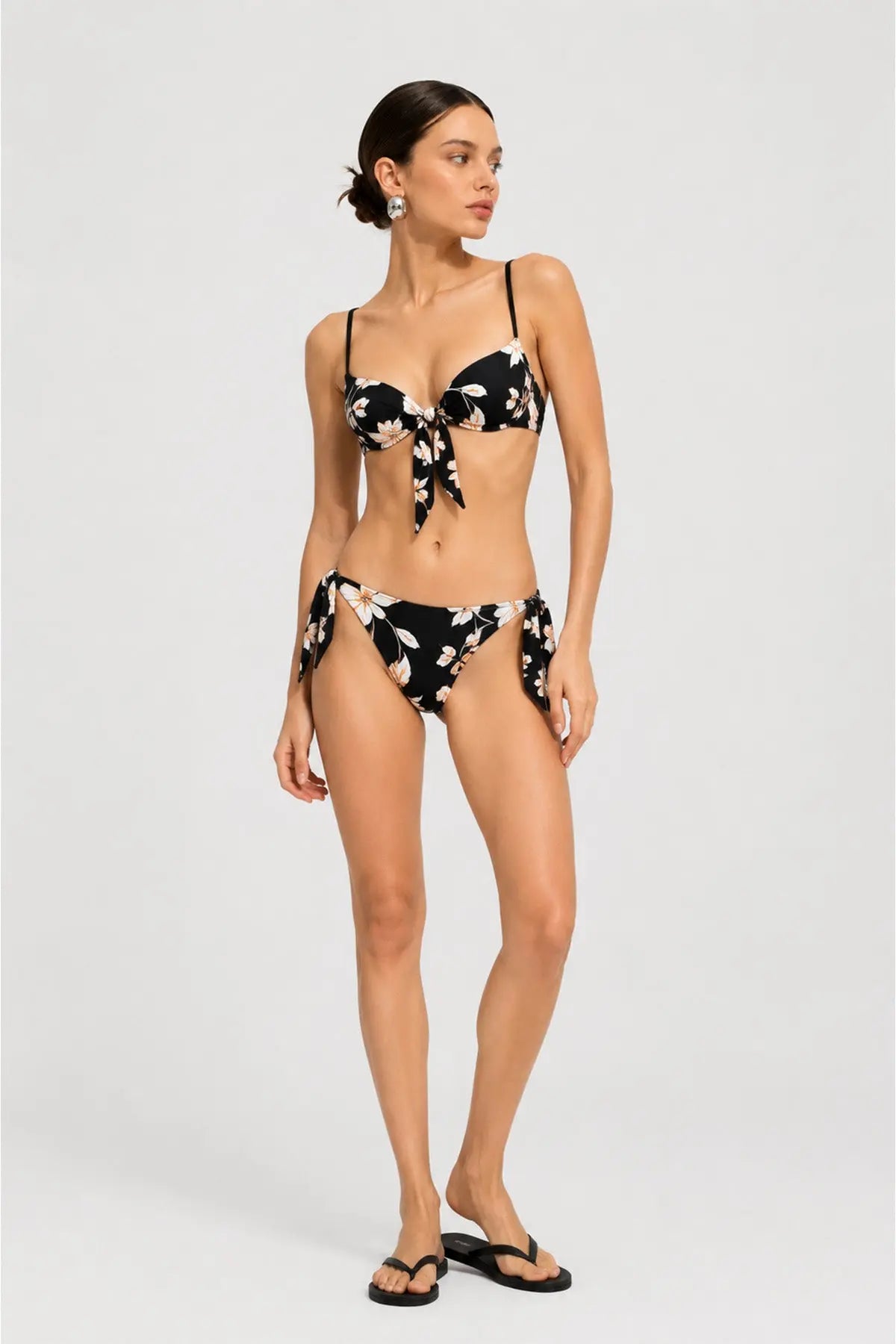 Siyah Çiçek Desenli Bikini Takımı  Mısırlı