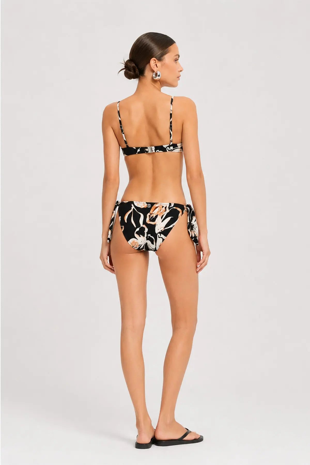 Siyah Çiçek Desenli Bikini Takımı  Mısırlı