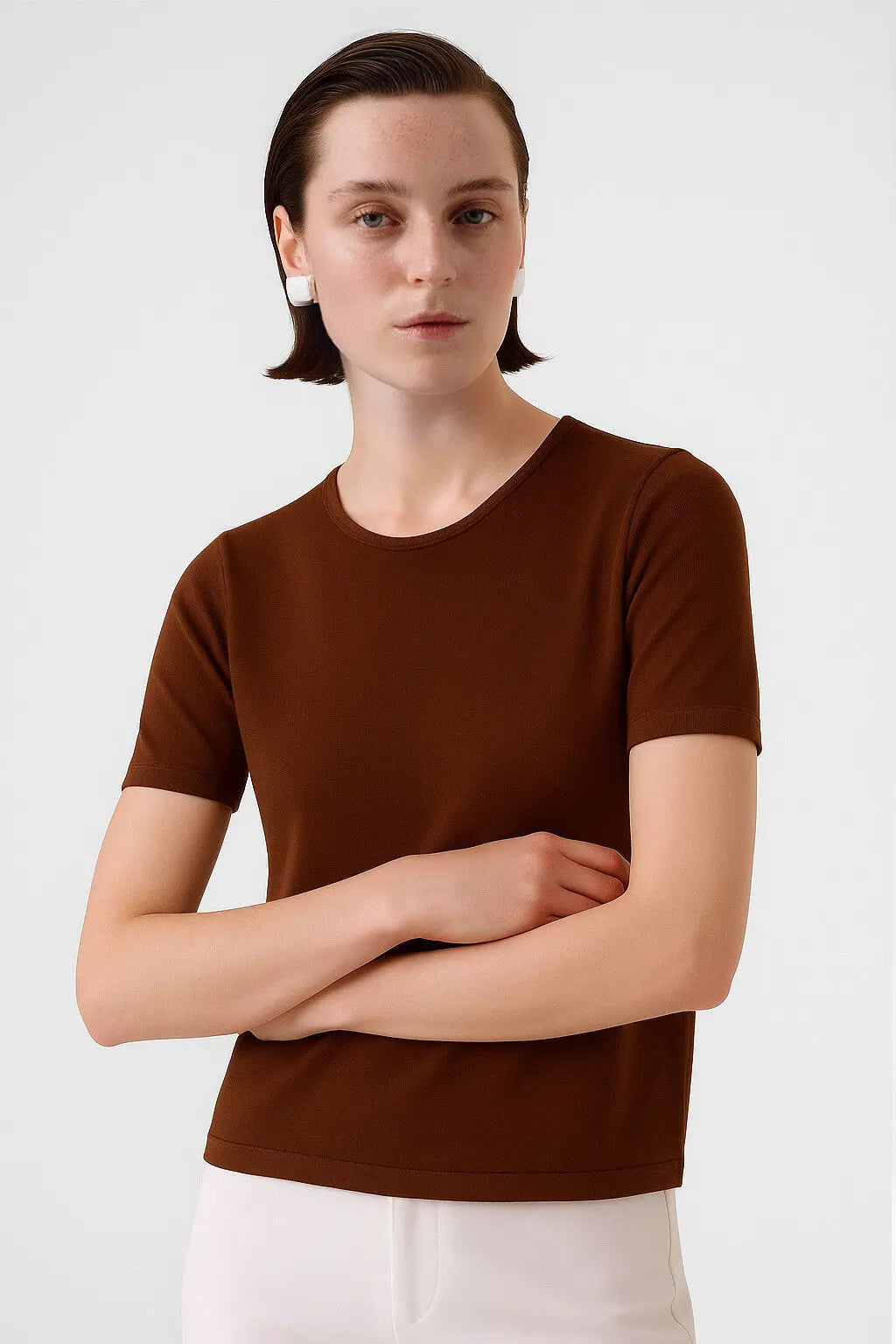 Kahverengi Bisiklet Yaka Kısa Kollu Kadın T-Shirt  Mısırlı